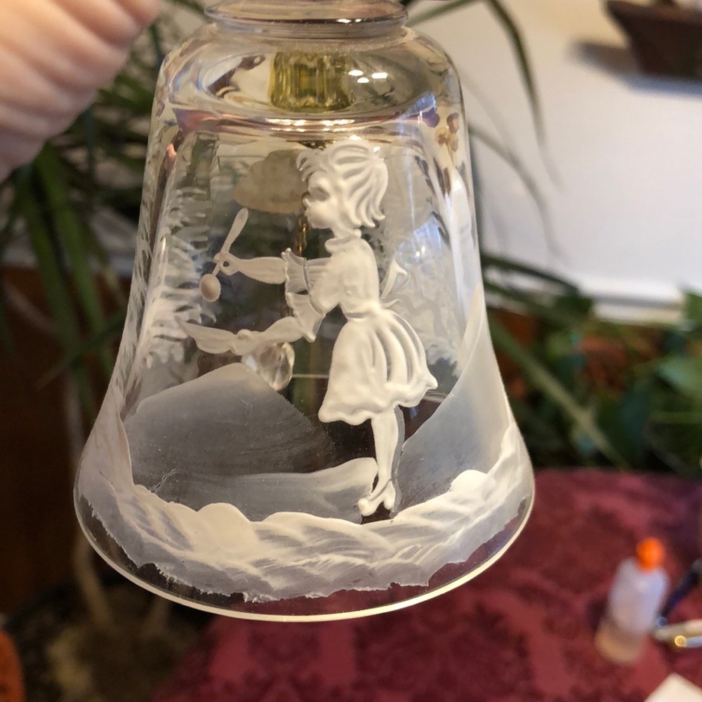 Fenton Chrystal bell
